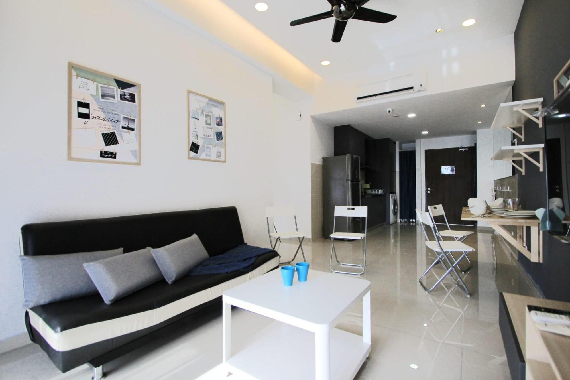 Апартаменти Cozy, High-Floor 2Br Apt Near Legoland Нусаяя Екстер'єр фото