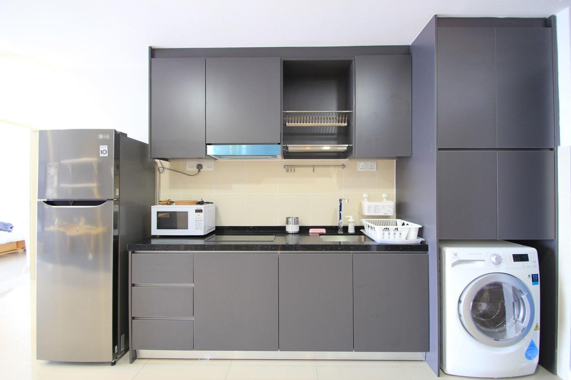 Апартаменти Cozy, High-Floor 2Br Apt Near Legoland Нусаяя Екстер'єр фото