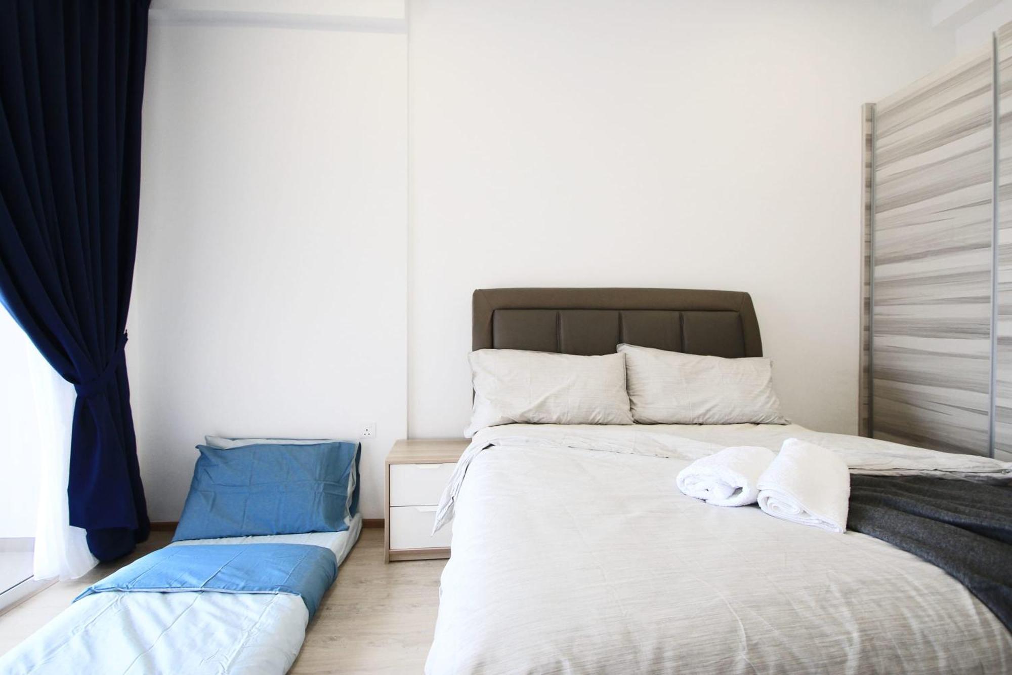 Апартаменти Cozy, High-Floor 2Br Apt Near Legoland Нусаяя Екстер'єр фото